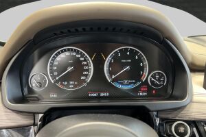 BMW X5 esikatselu 14