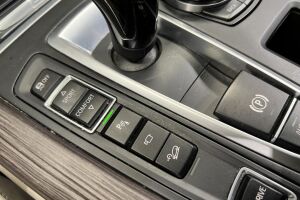 BMW X5 esikatselu 23