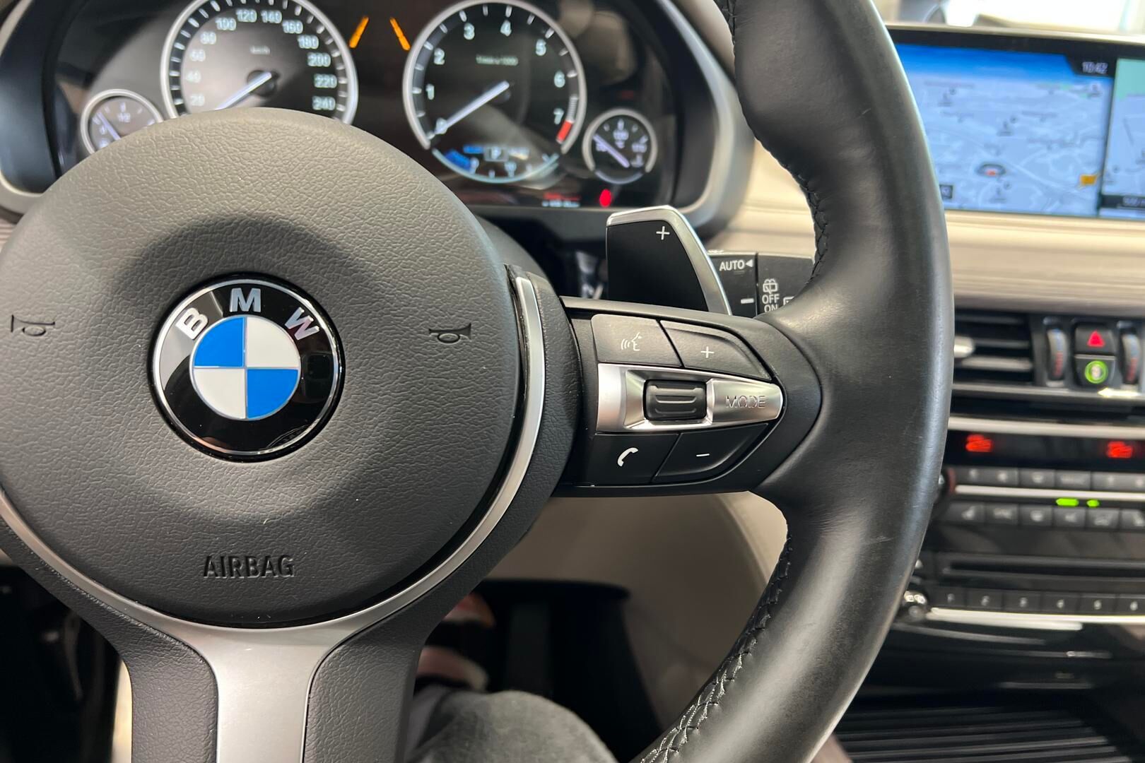 BMW X5 iso kuva 24