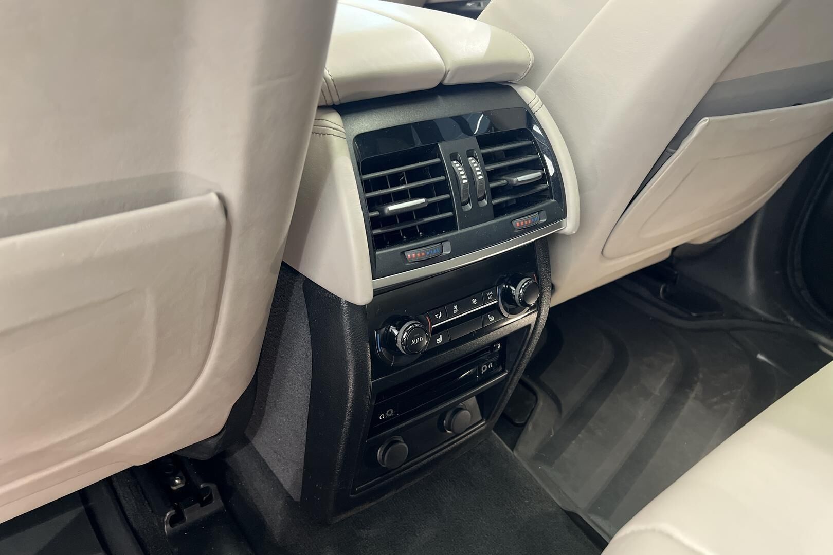 BMW X5 iso kuva 32
