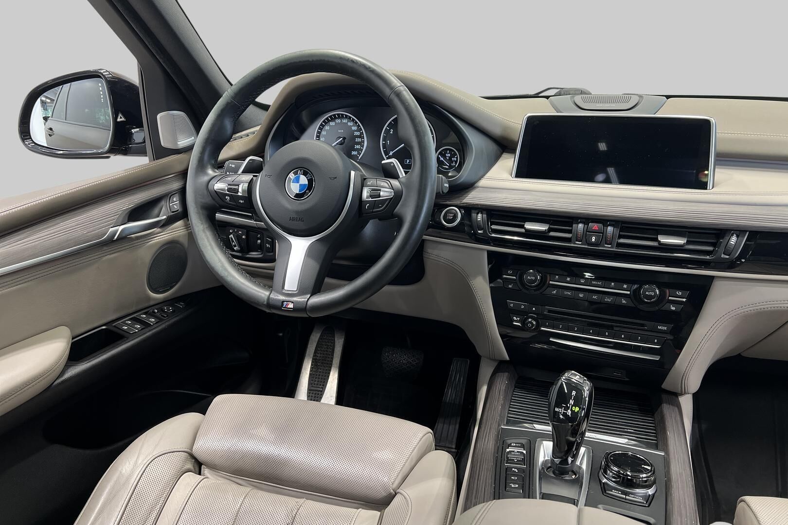 BMW X5 iso kuva 33