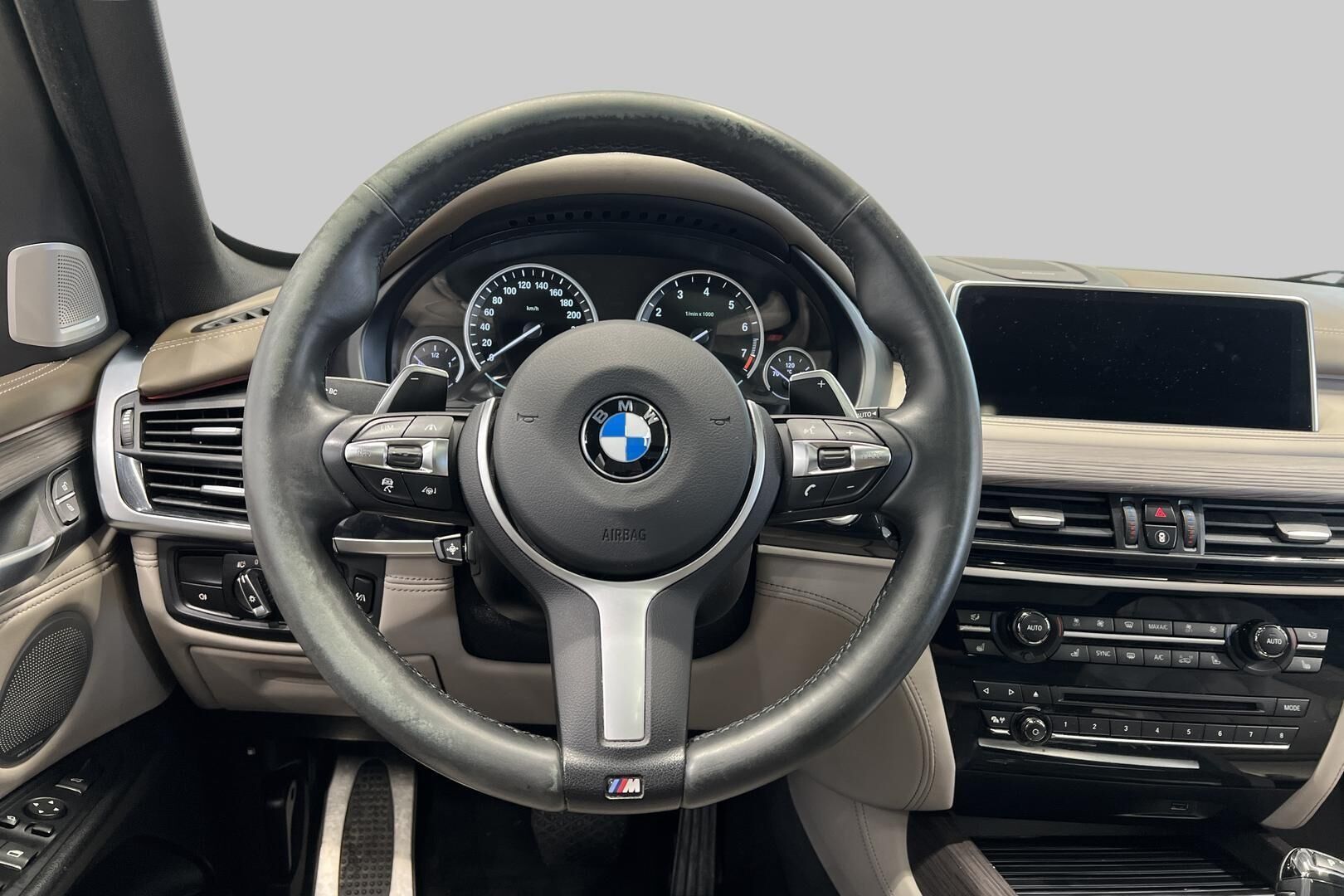 BMW X5 iso kuva 34