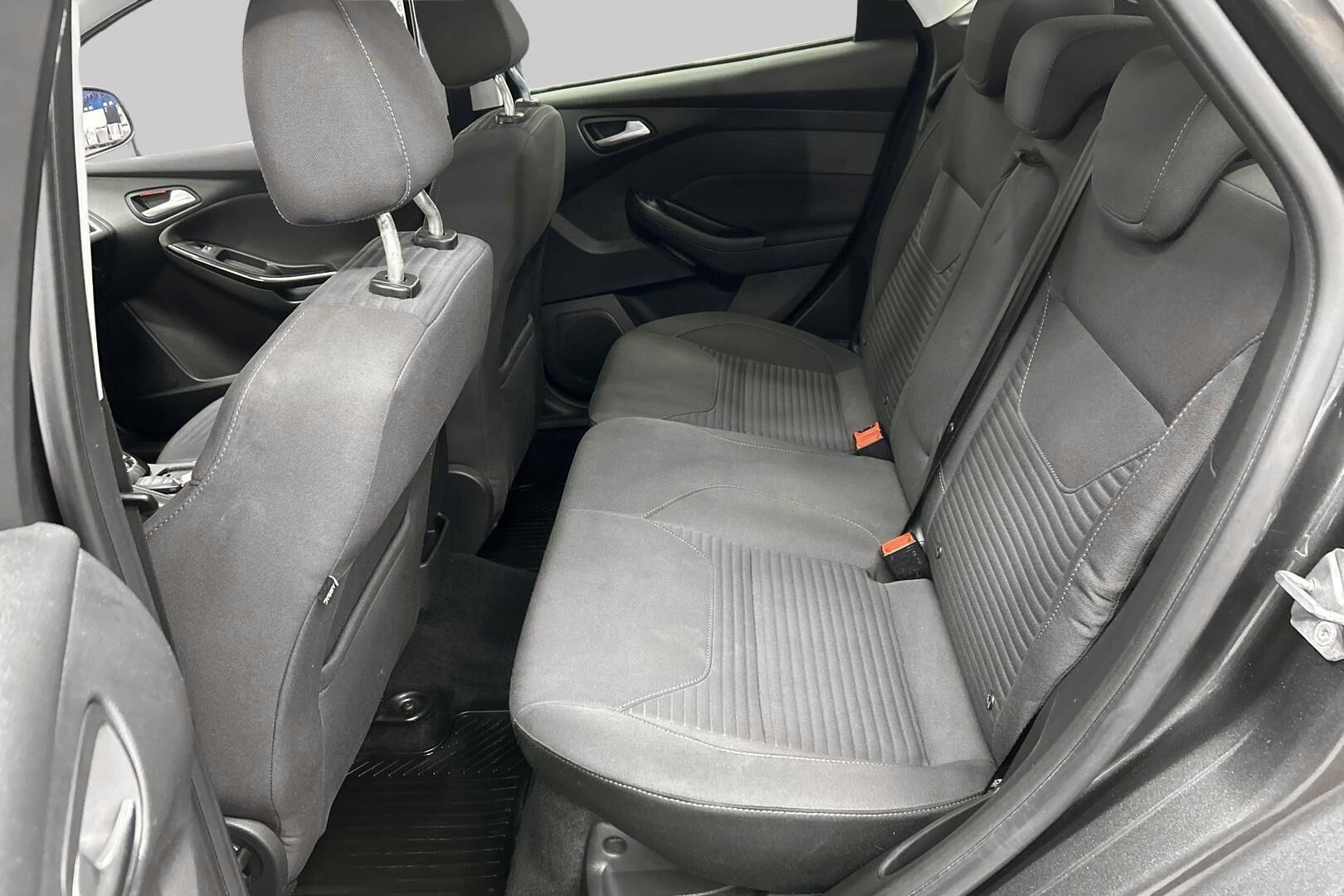 Ford Focus iso kuva 10