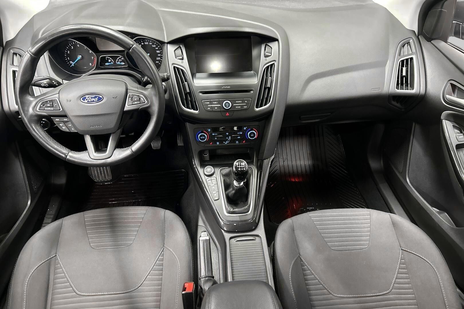 Ford Focus iso kuva 11
