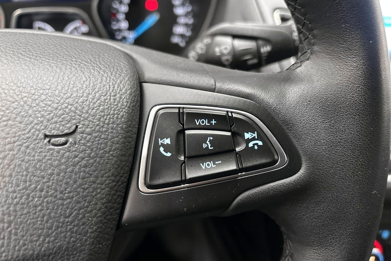Ford Focus iso kuva 16