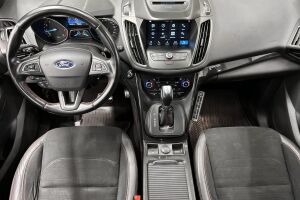Ford Kuga esikatselu 10