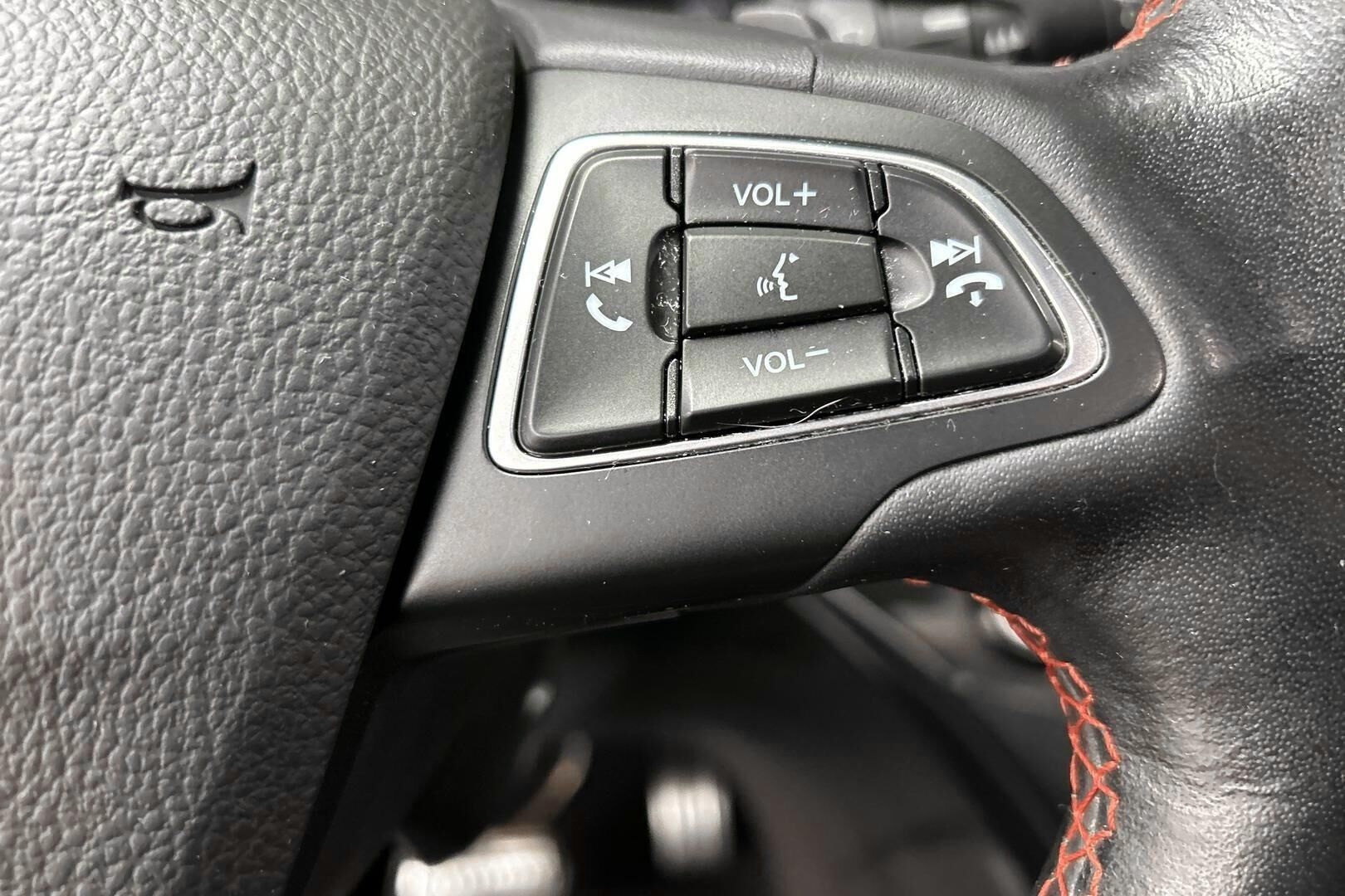 Ford Kuga iso kuva 15