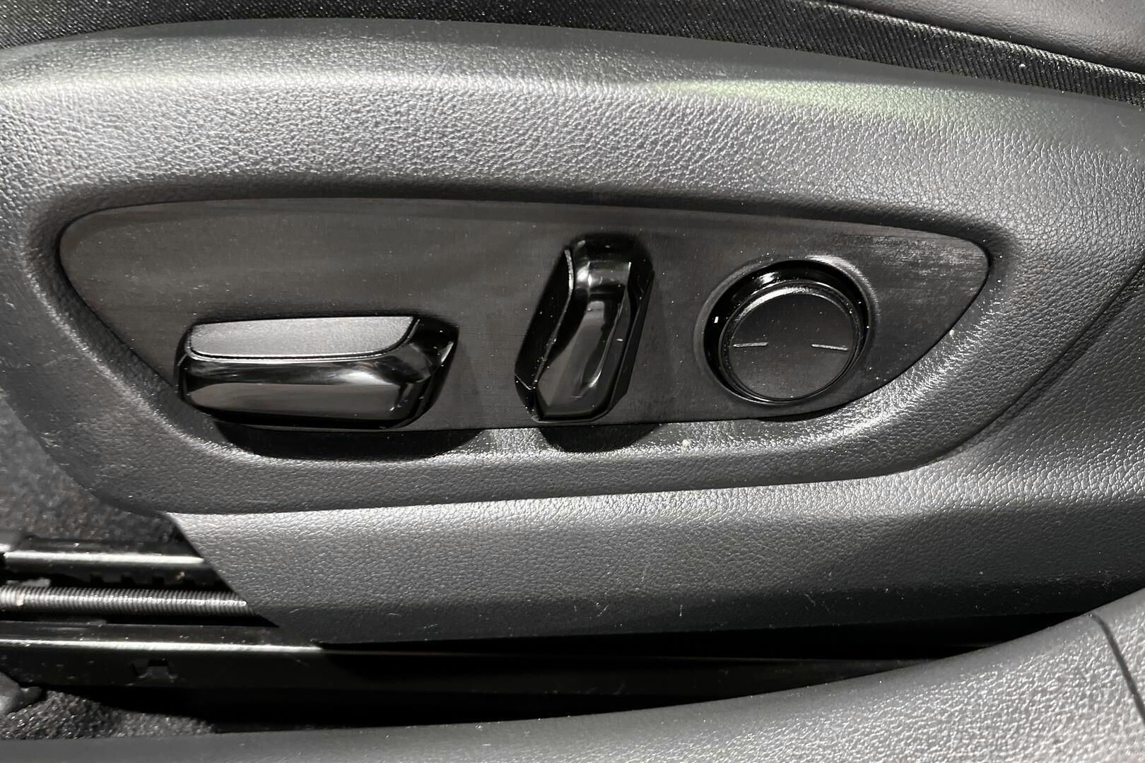 Lexus ES iso kuva 12