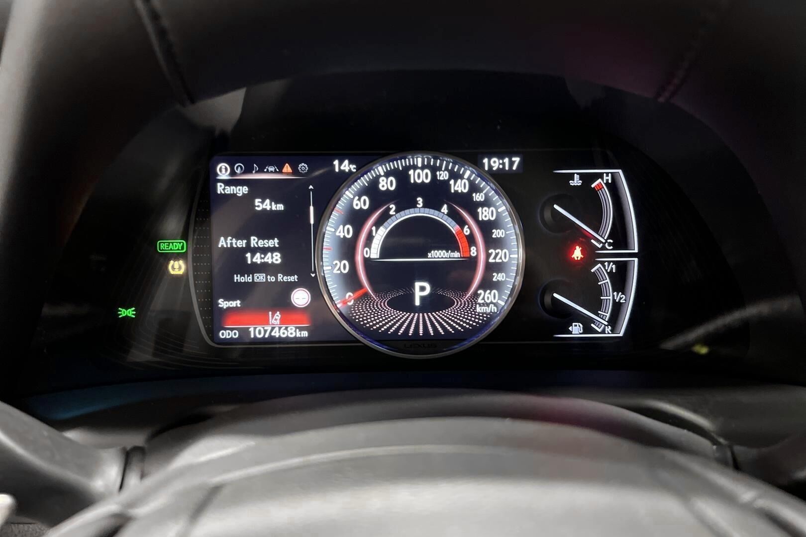 Lexus ES iso kuva 16
