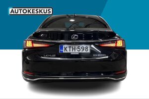 Lexus ES esikatselu 6