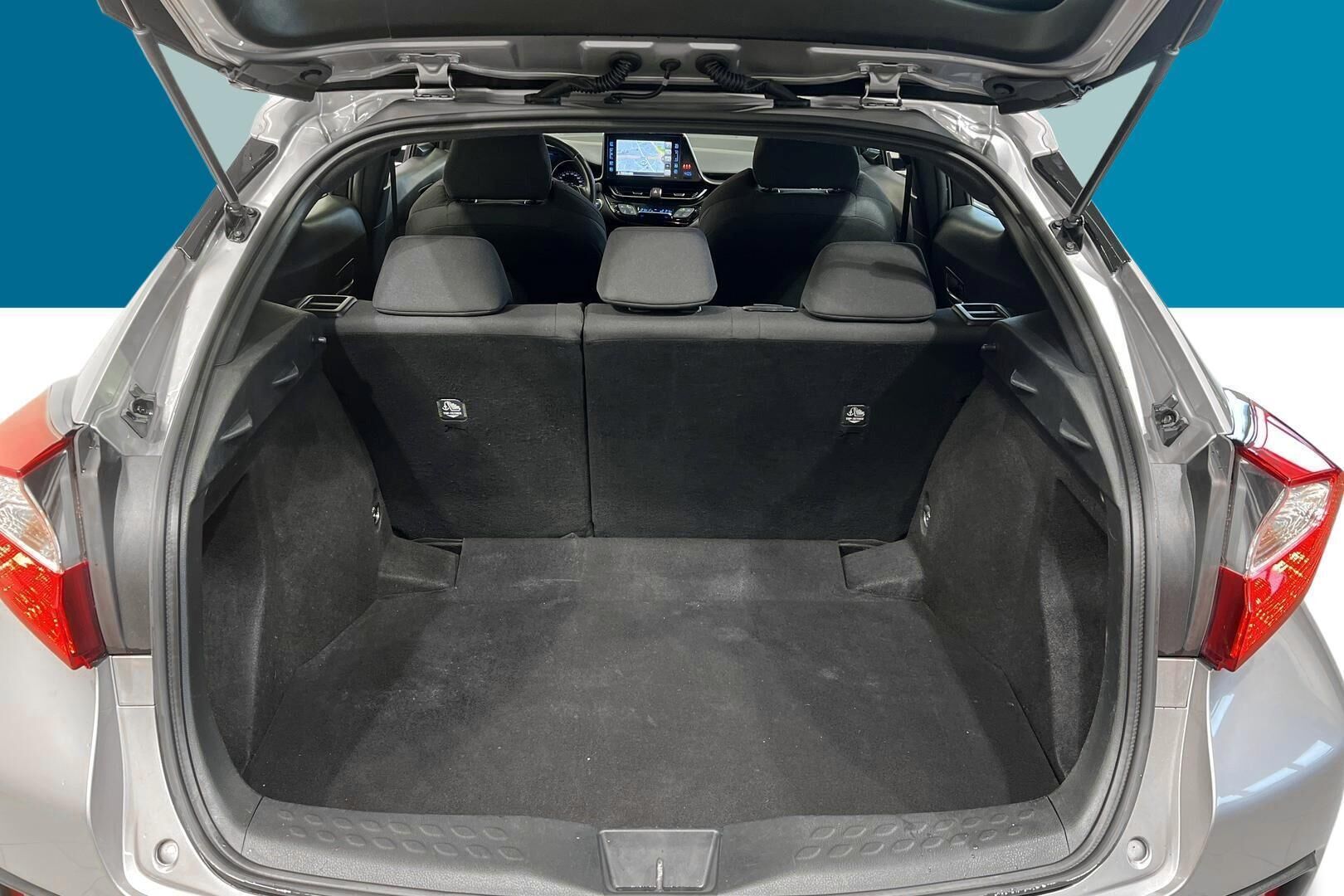 Toyota C-HR iso kuva 12