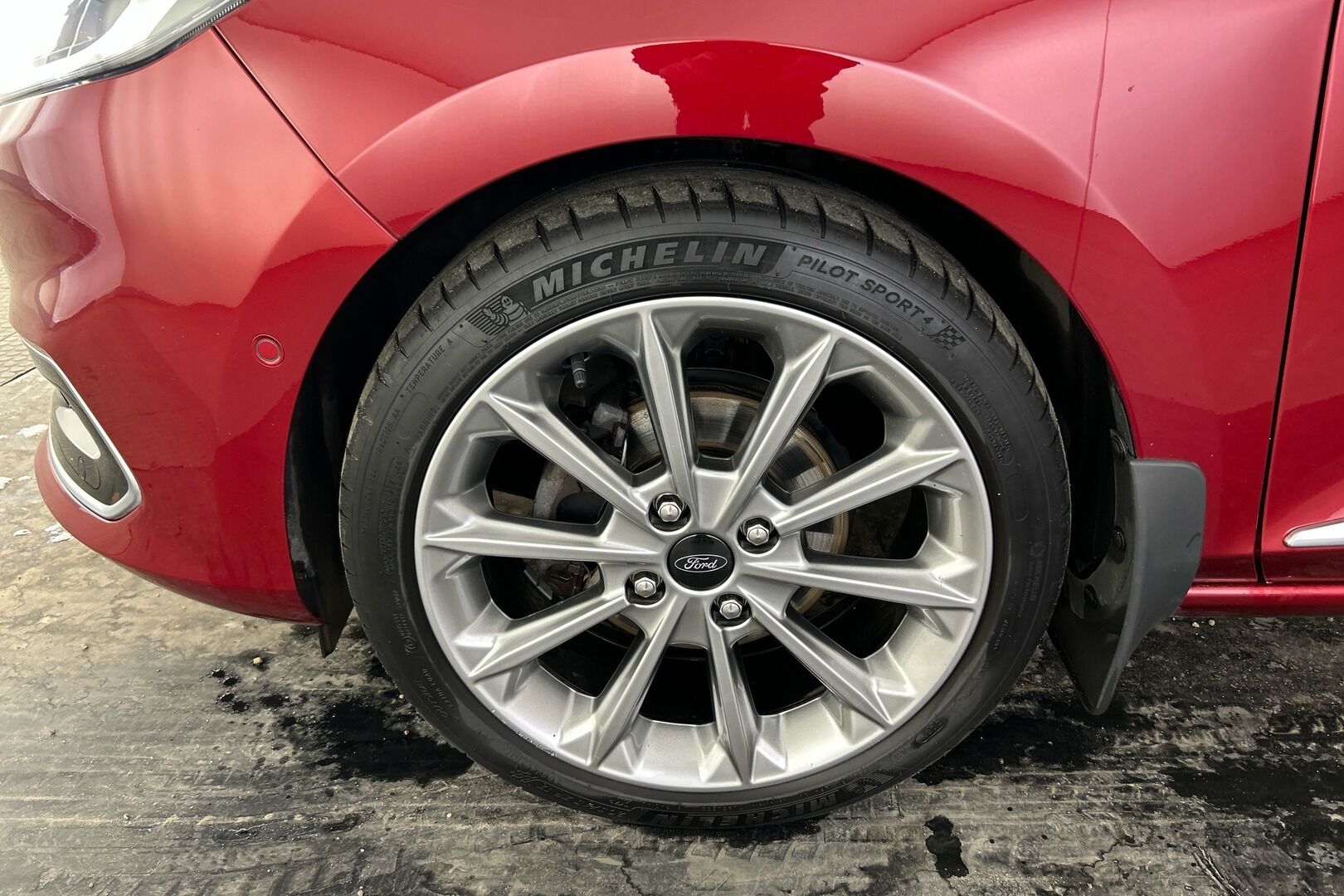 Ford Fiesta iso kuva 20