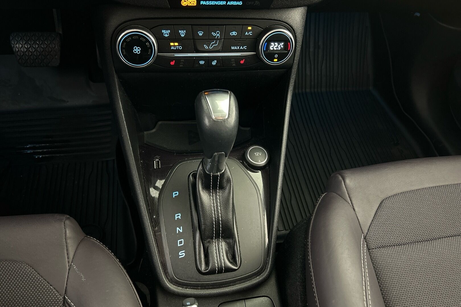 Ford Fiesta iso kuva 10