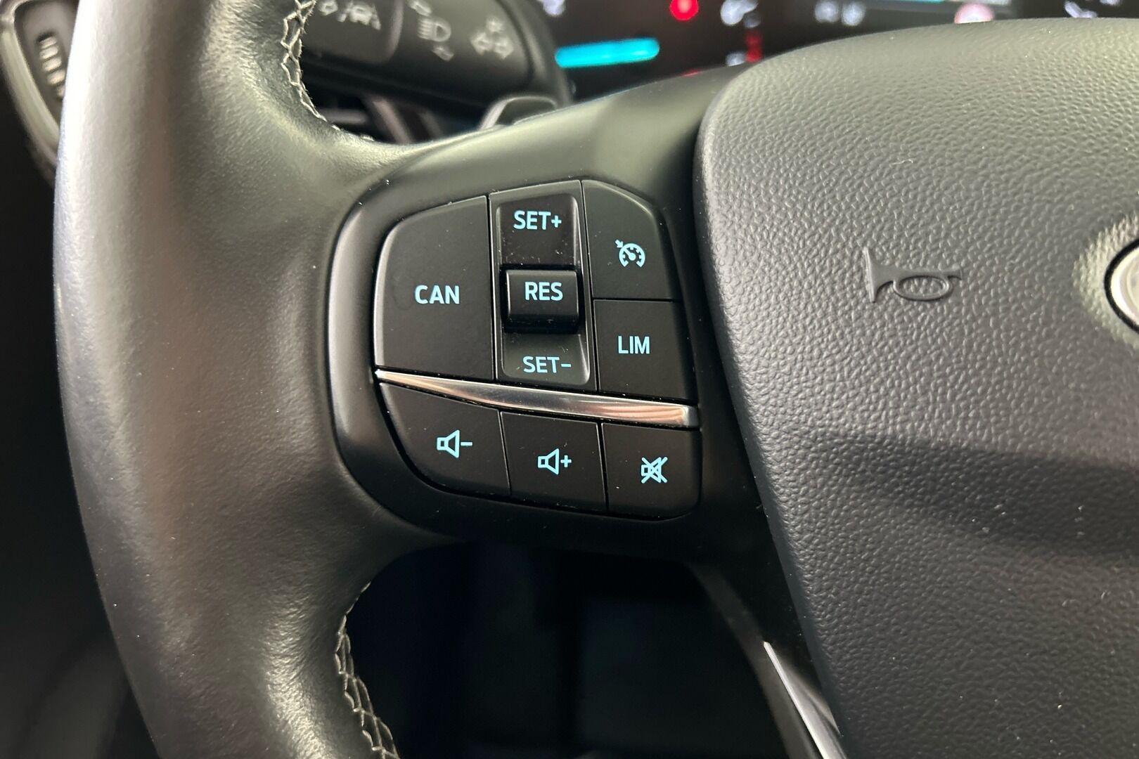 Ford Fiesta iso kuva 11