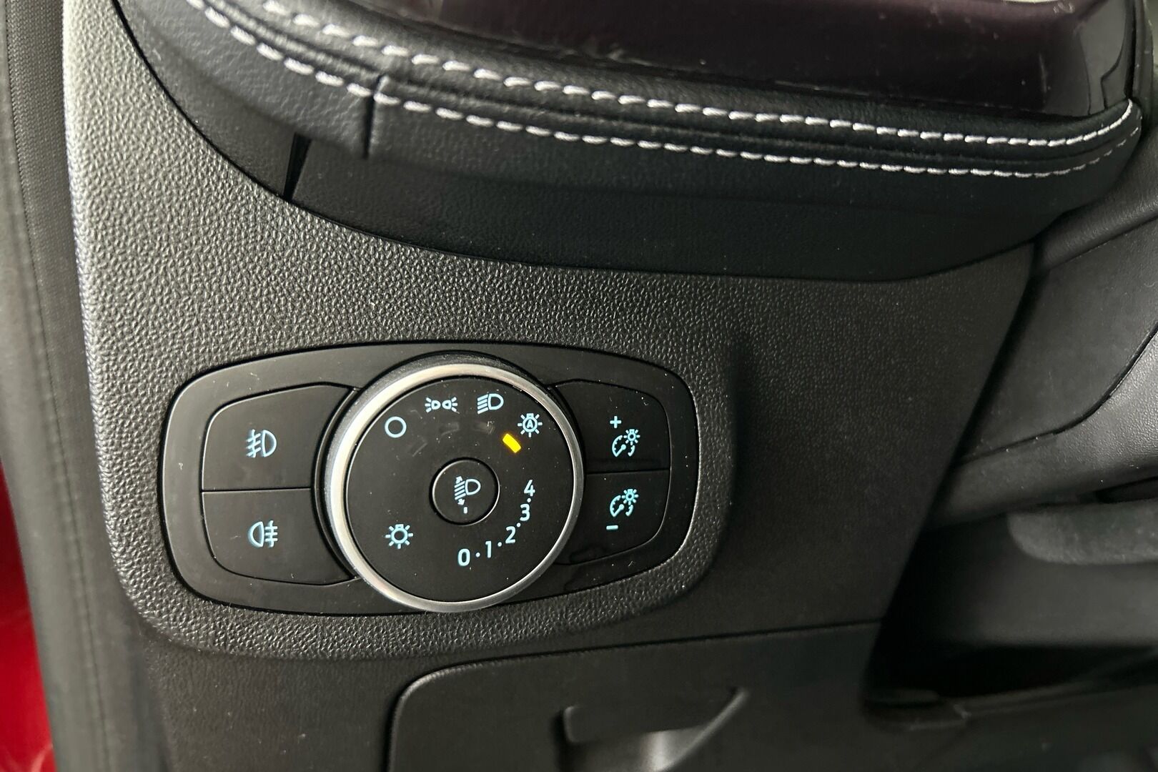 Ford Fiesta iso kuva 12