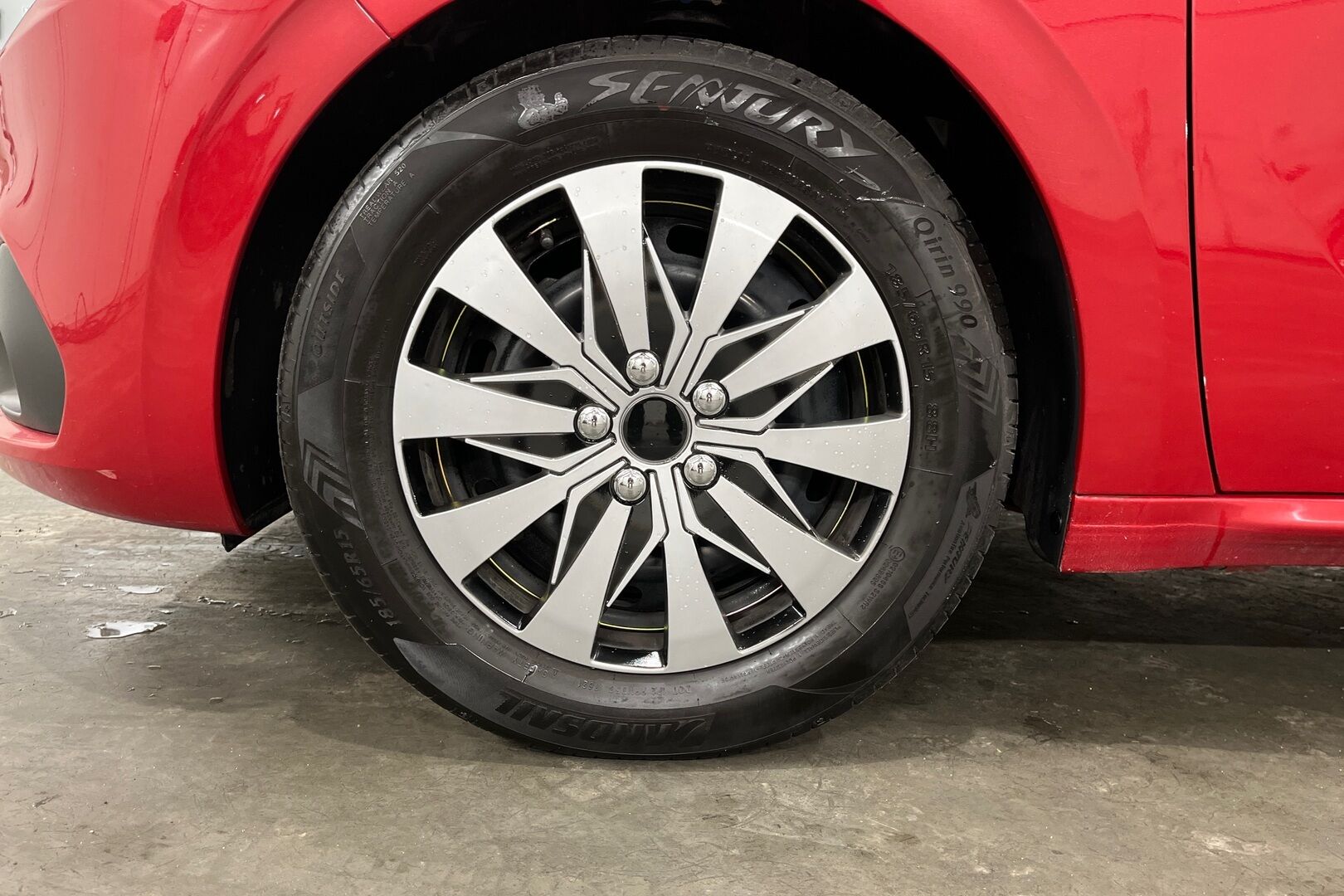 Peugeot 208 iso kuva 10