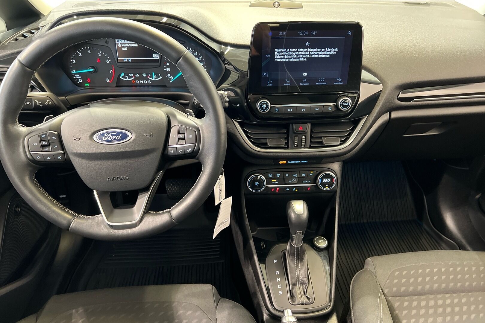 Ford Fiesta iso kuva 14
