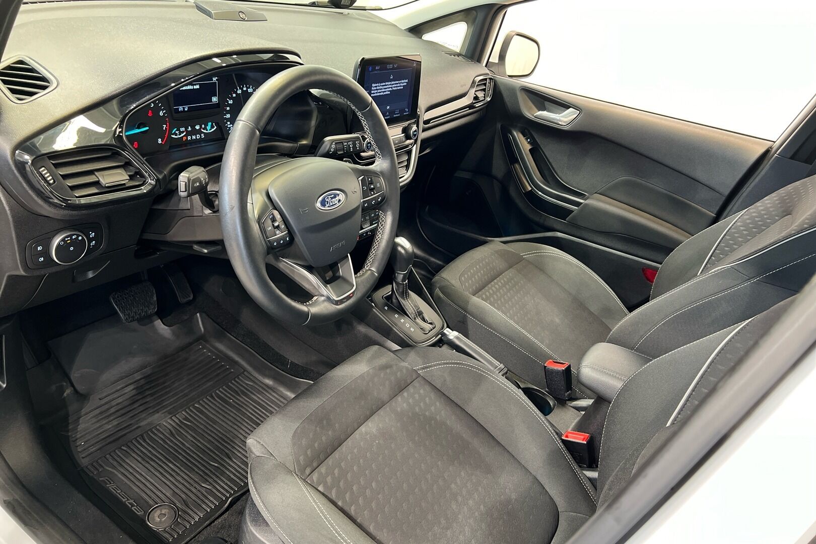 Ford Fiesta iso kuva 7
