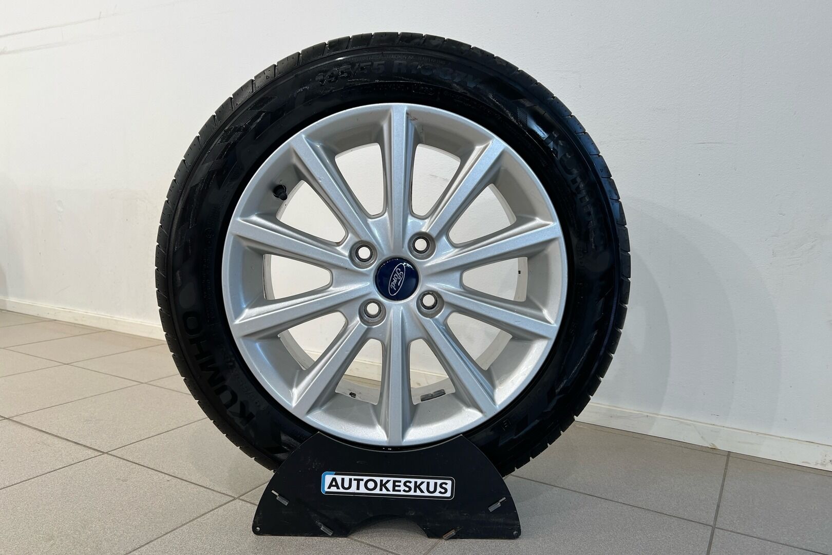 Ford Fiesta iso kuva 8