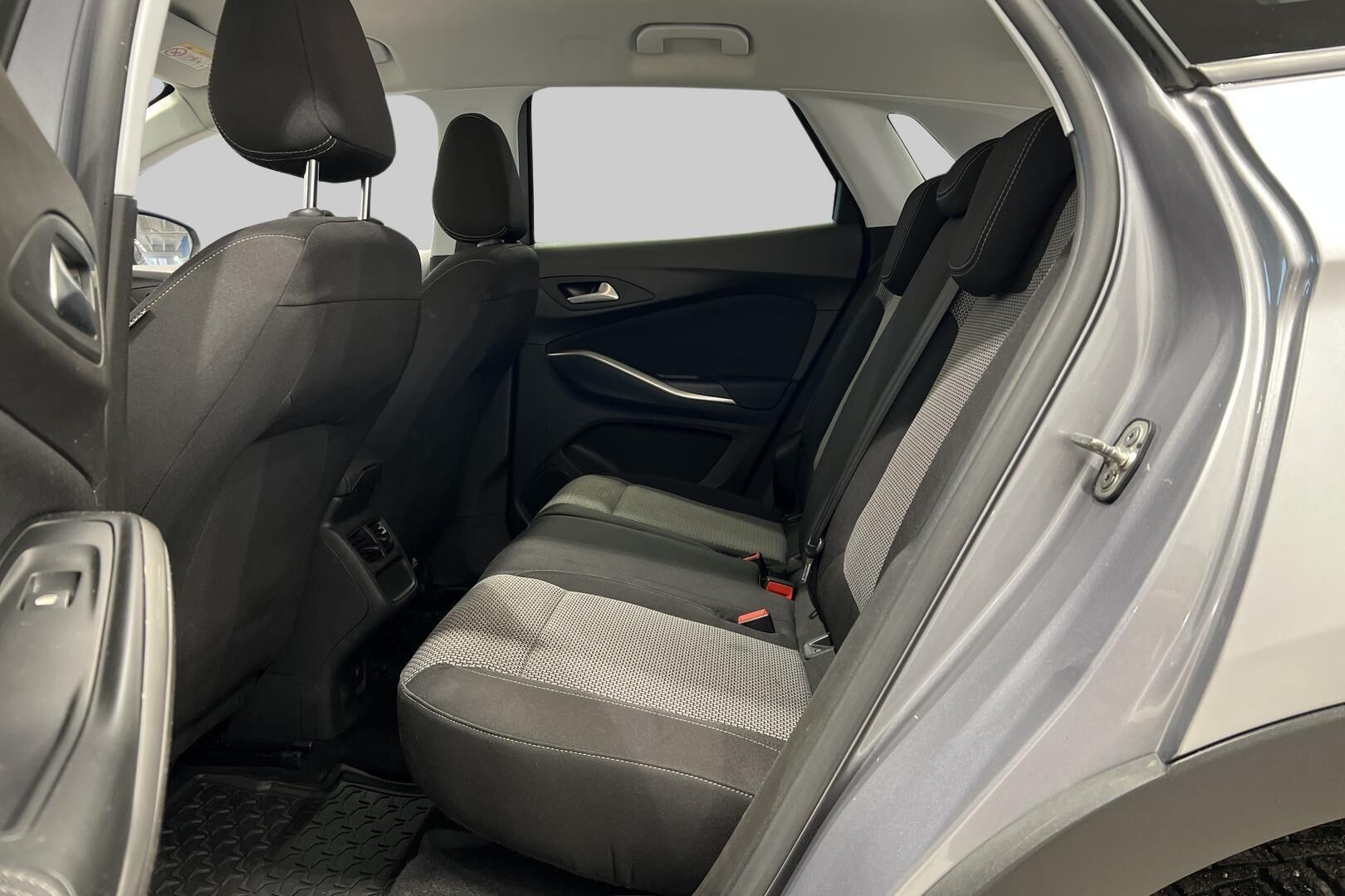 Opel Grandland X iso kuva 14