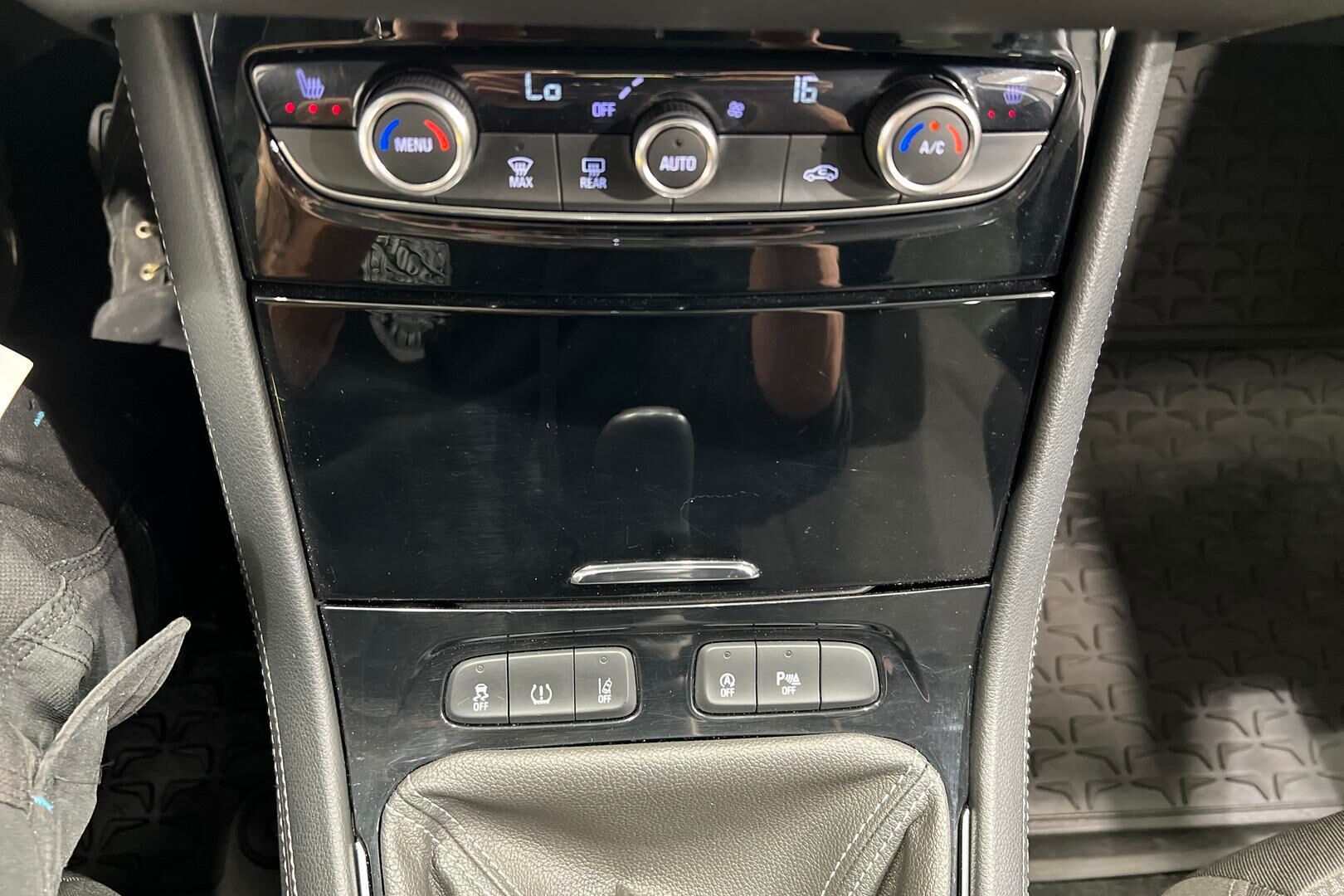 Opel Grandland X iso kuva 19