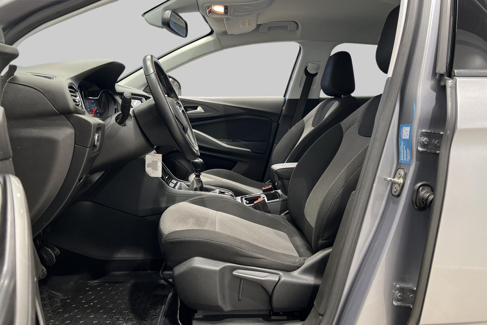 Opel Grandland X iso kuva 2