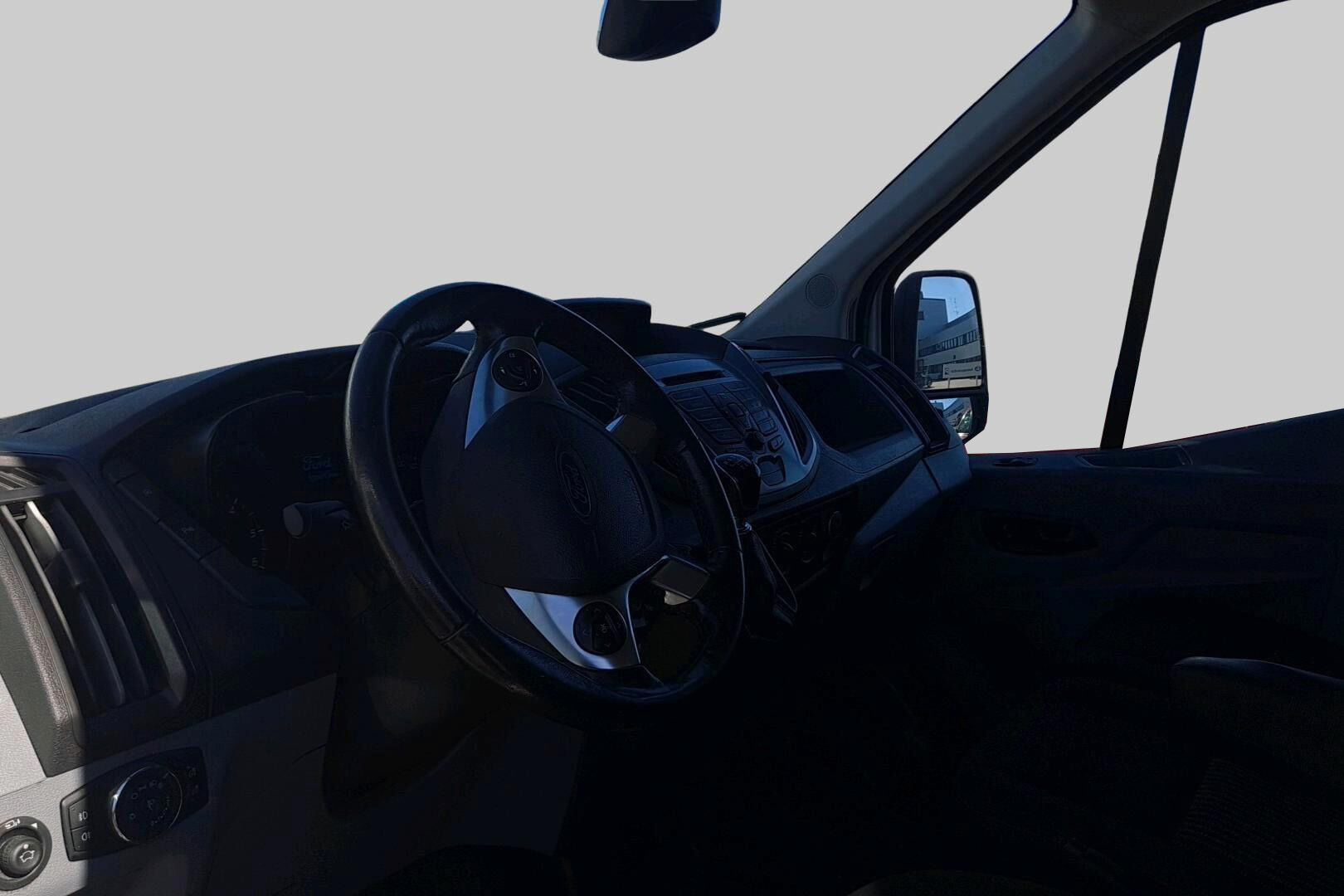 Ford Transit iso kuva 2