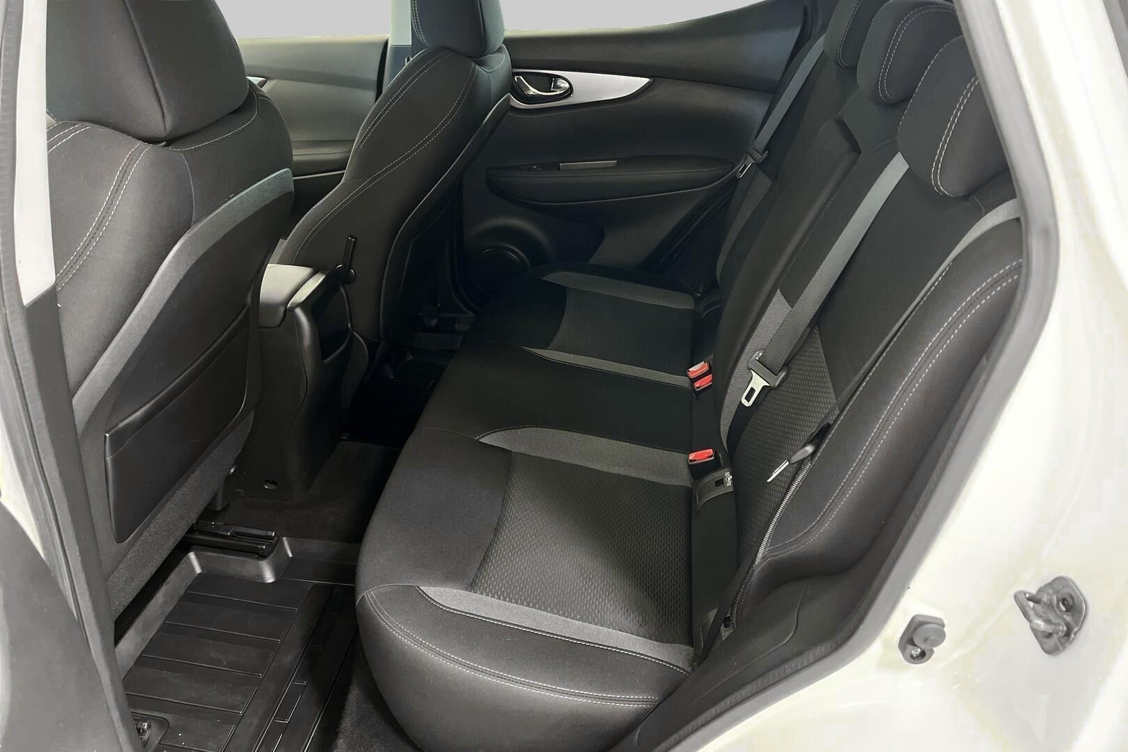 Nissan Qashqai iso kuva 10