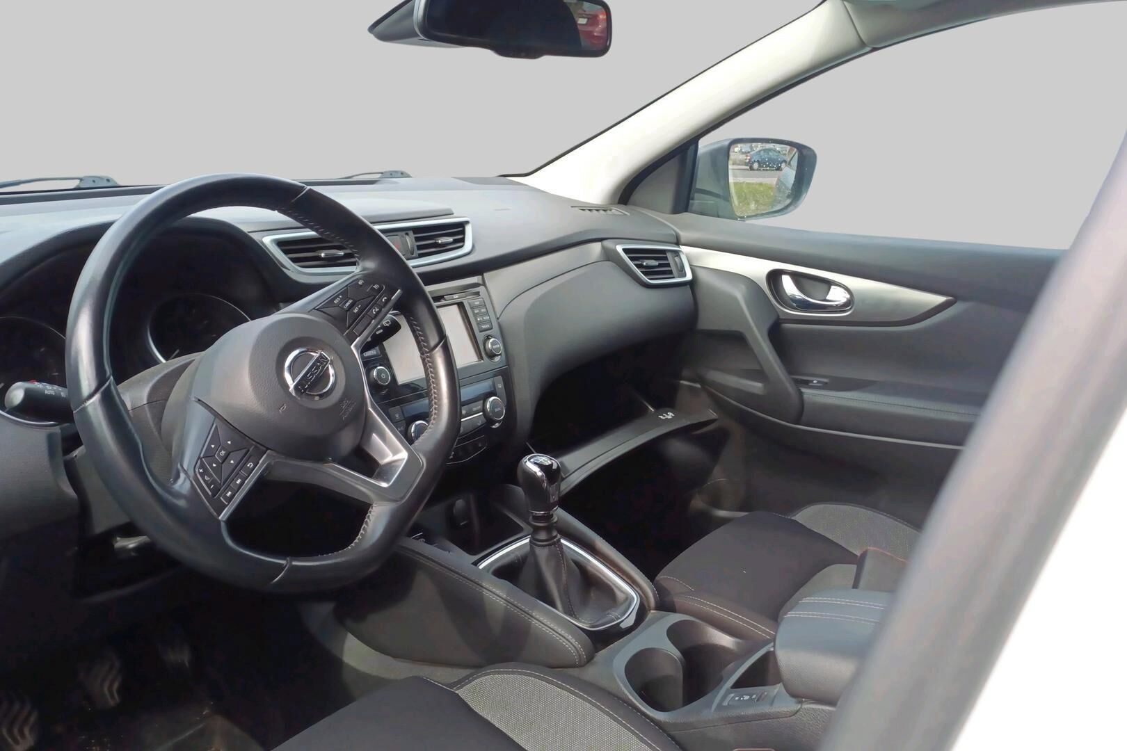 Nissan Qashqai iso kuva 2