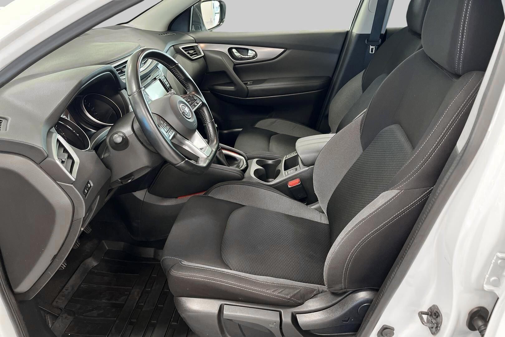 Nissan Qashqai iso kuva 9