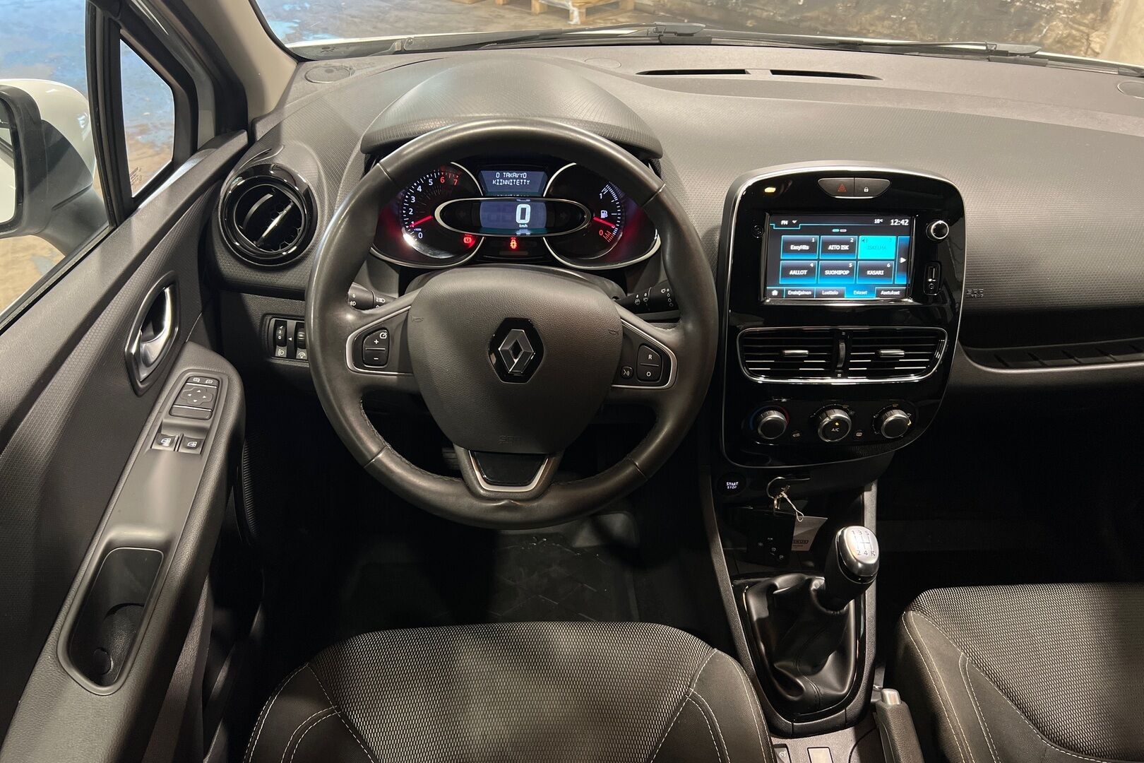 Renault Clio iso kuva 5