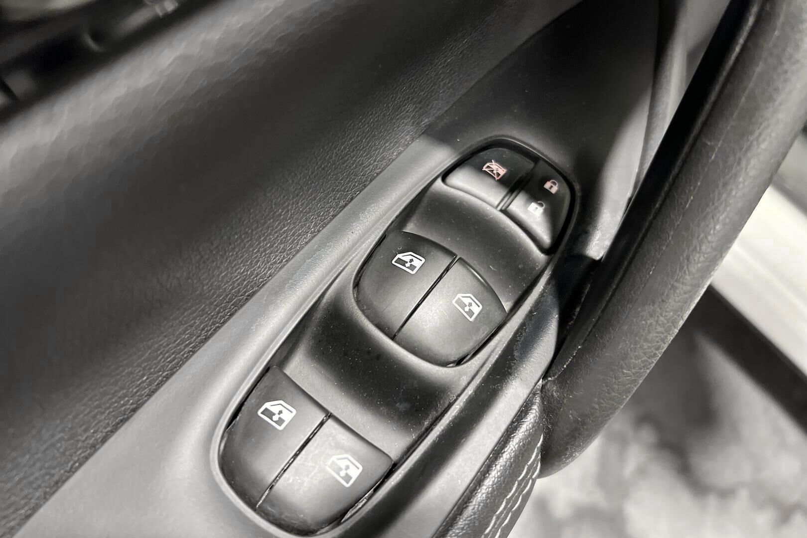 Nissan Qashqai iso kuva 16