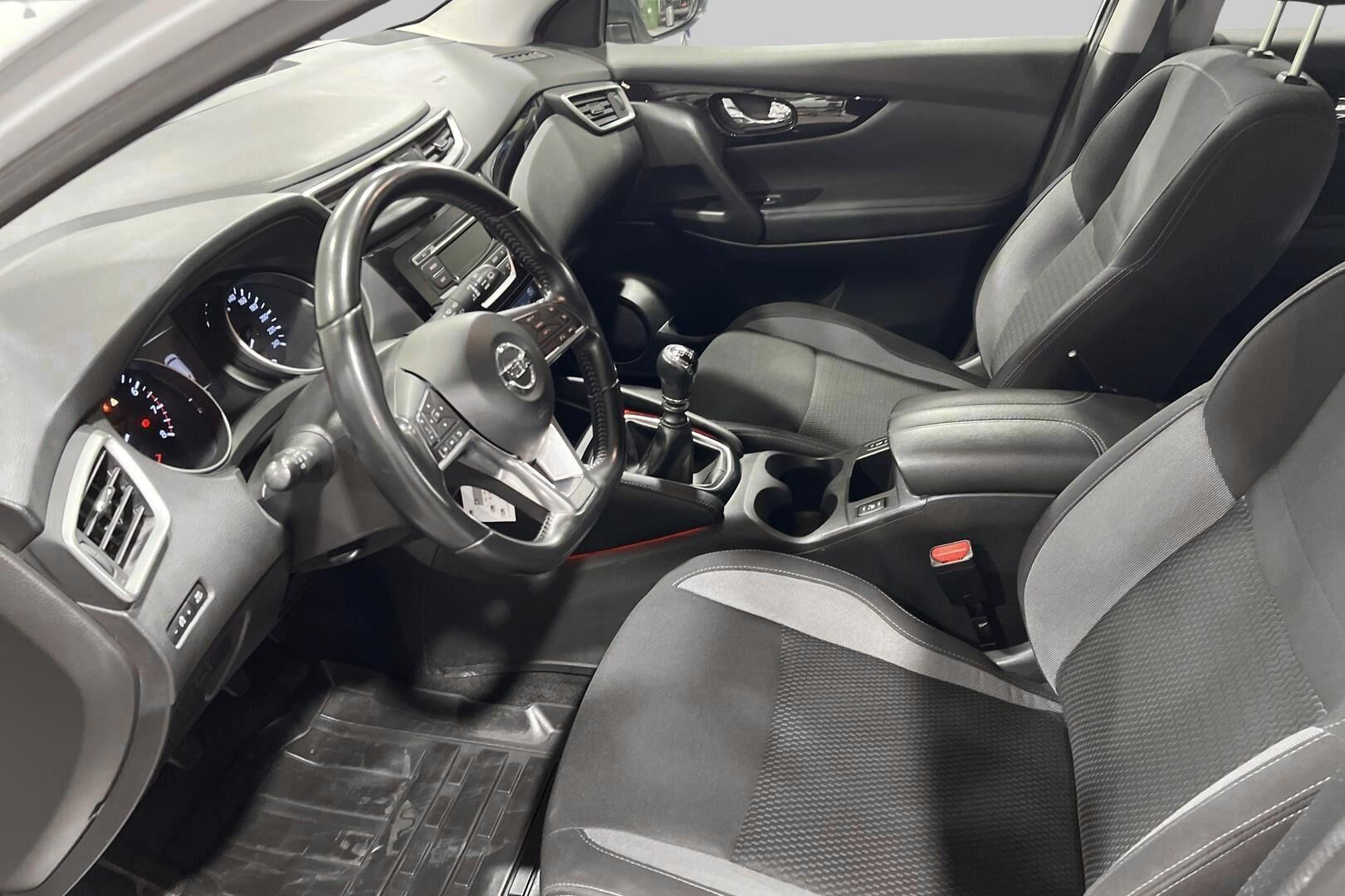 Nissan Qashqai iso kuva 9