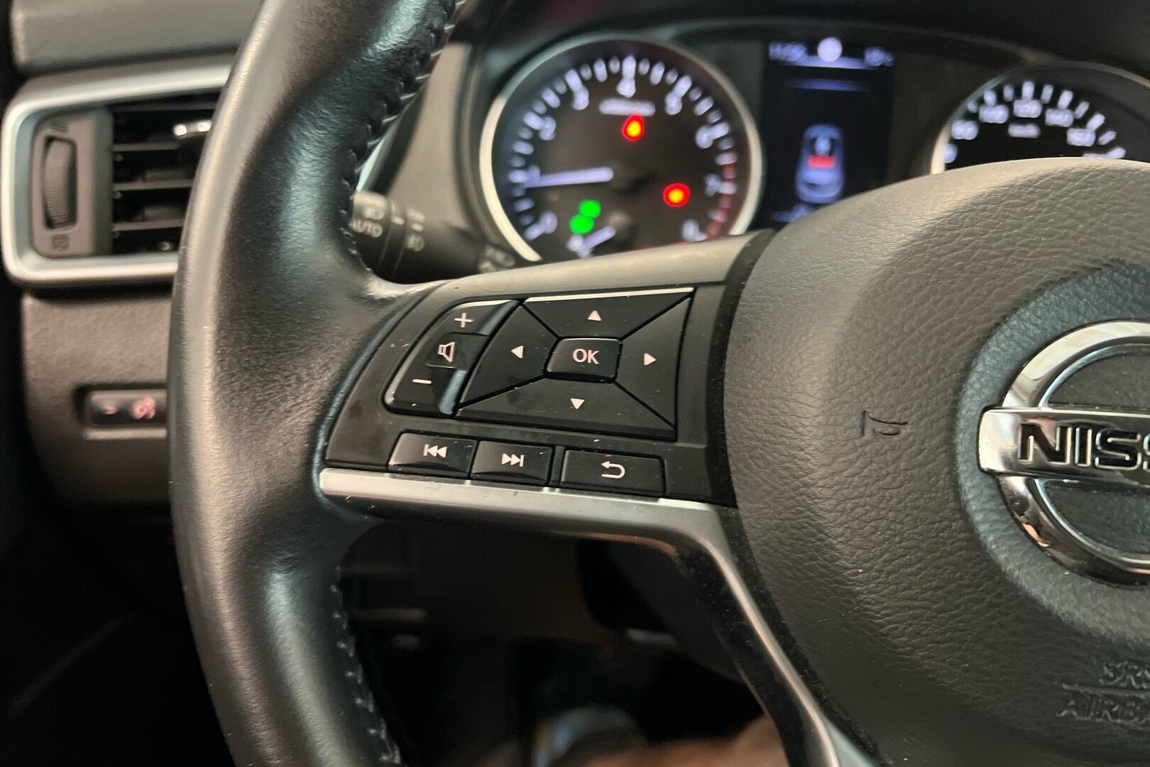 Nissan Qashqai iso kuva 16