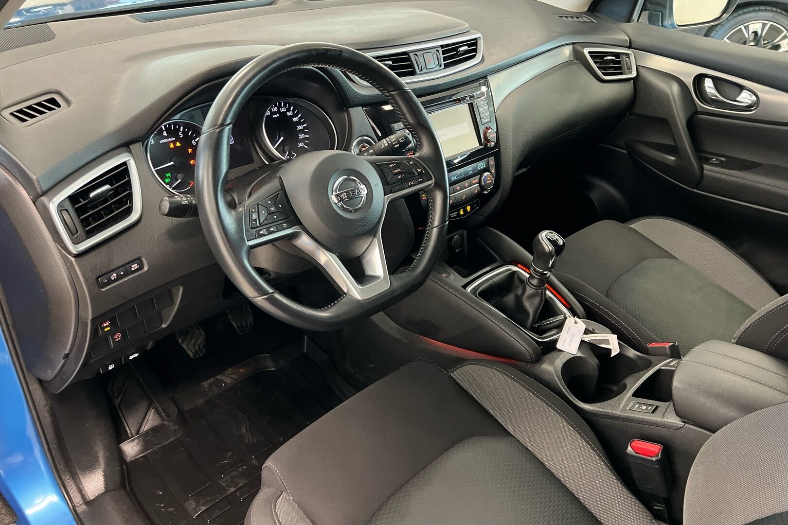 Nissan Qashqai iso kuva 6