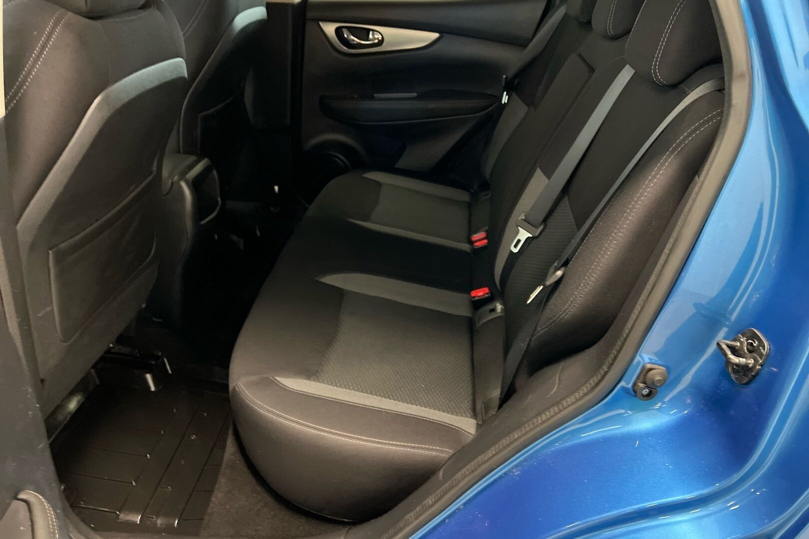 Nissan Qashqai iso kuva 8