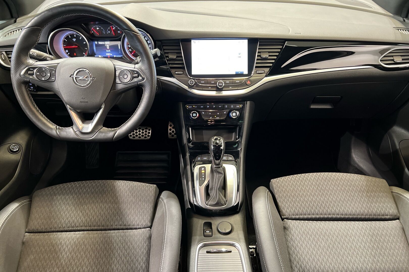 Opel Astra iso kuva 21