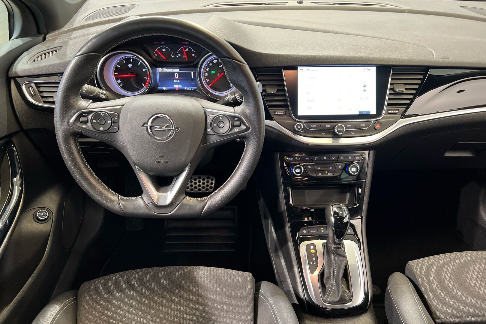 Opel Astra iso kuva 22