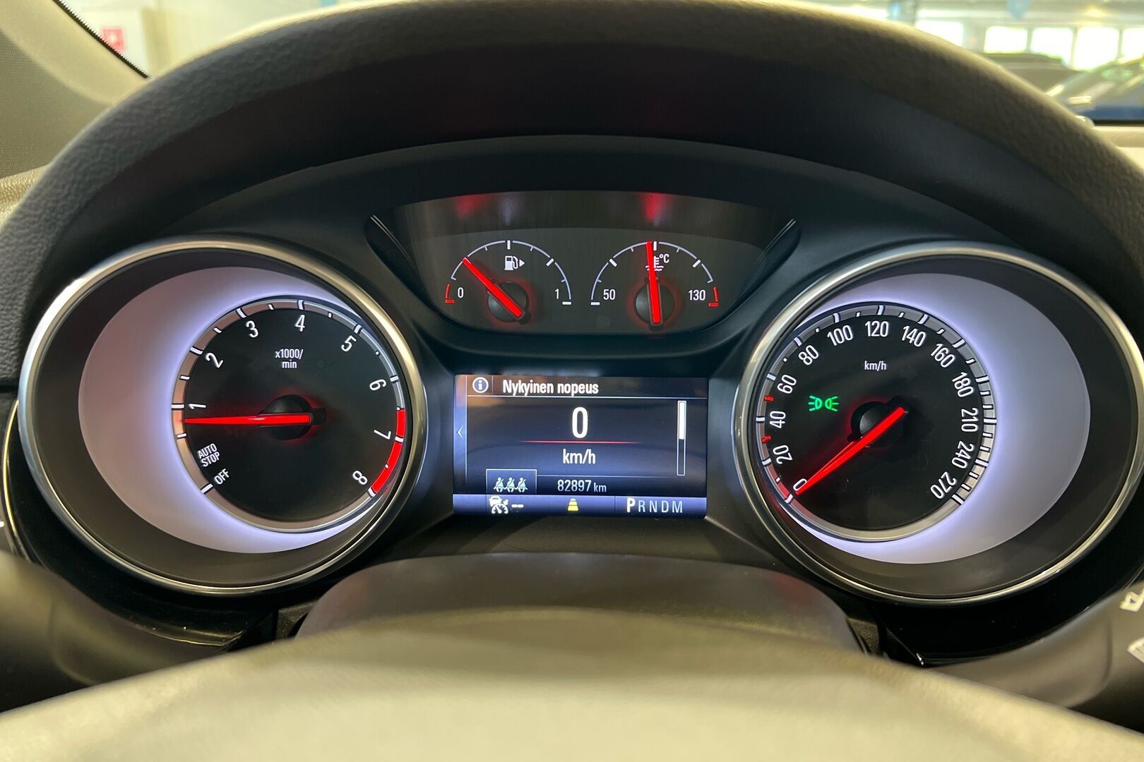 Opel Astra iso kuva 12