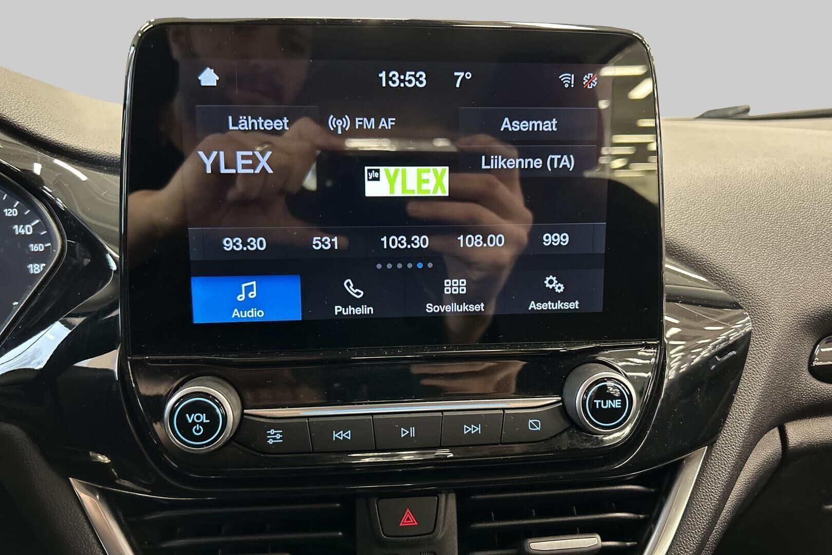 Ford Fiesta iso kuva 15