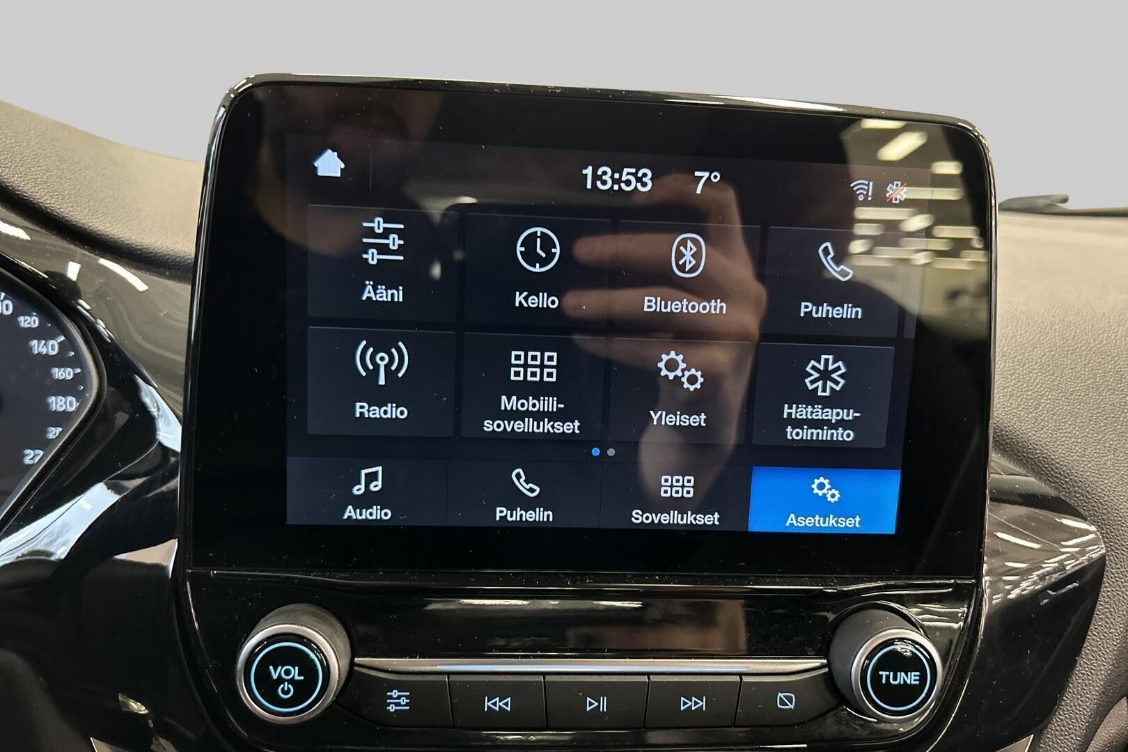 Ford Fiesta iso kuva 16