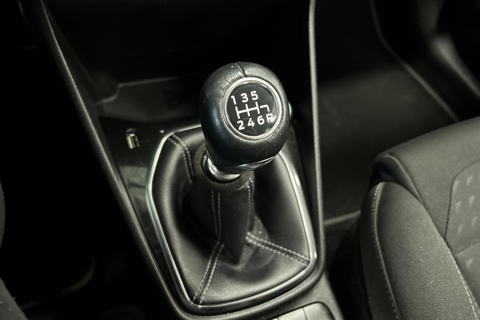 Ford Fiesta iso kuva 20