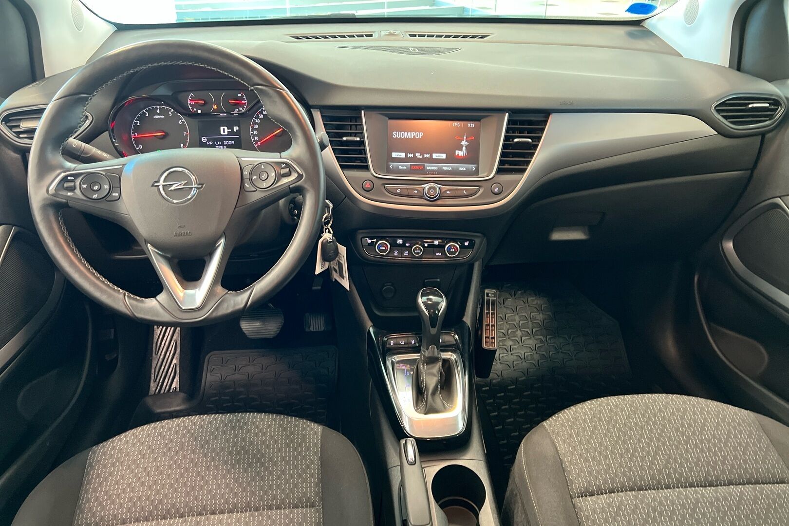 Opel Crossland X iso kuva 19
