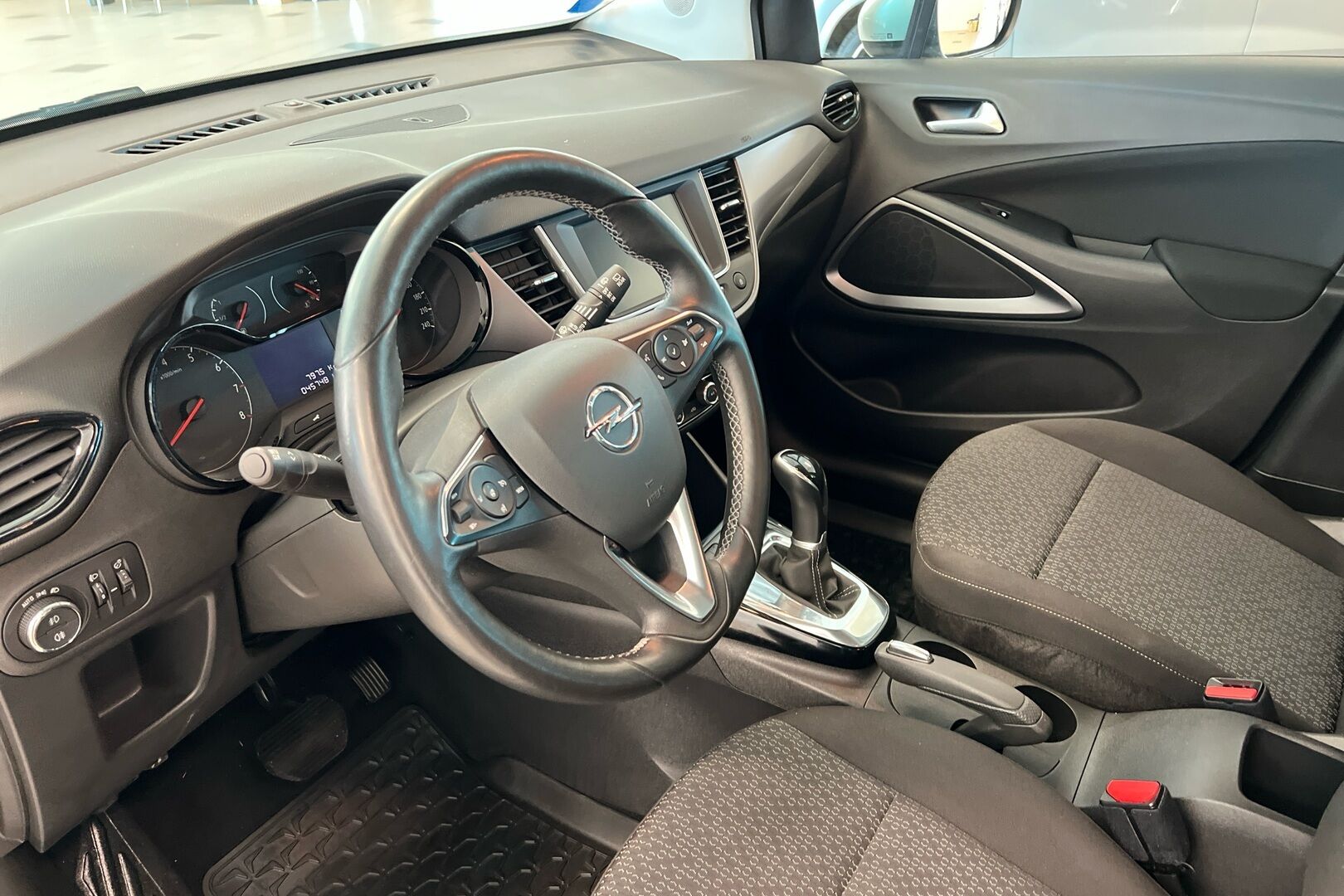 Opel Crossland X iso kuva 7