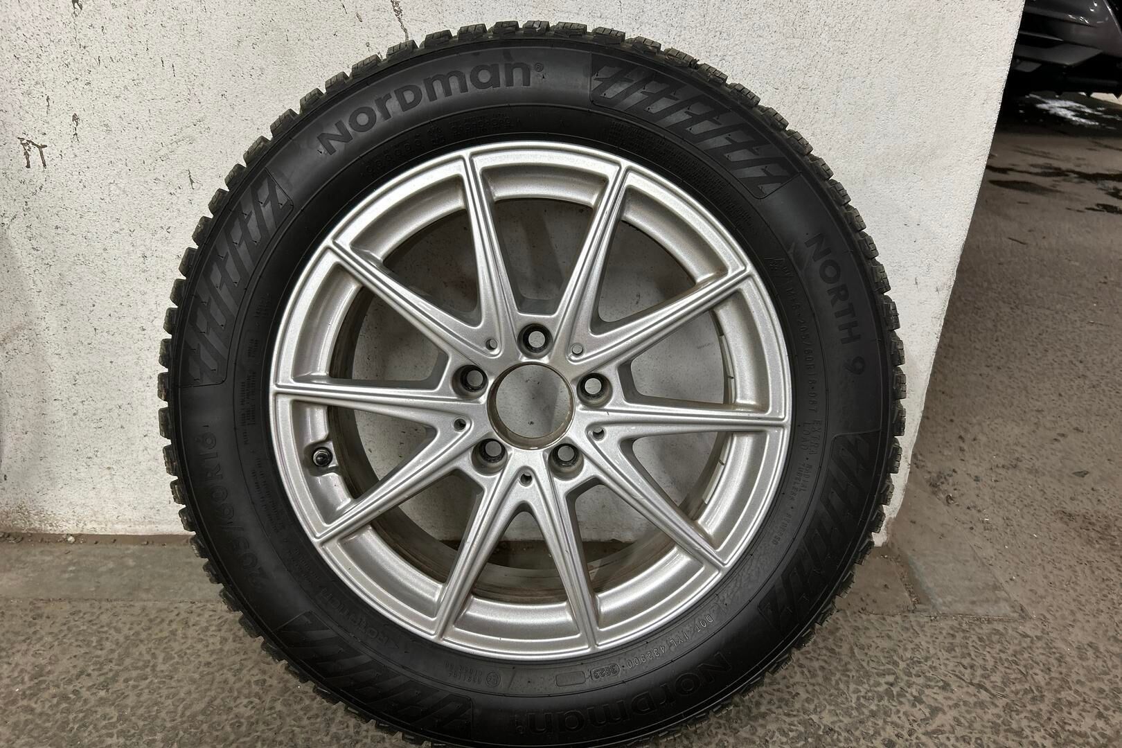 Mercedes-Benz A iso kuva 14