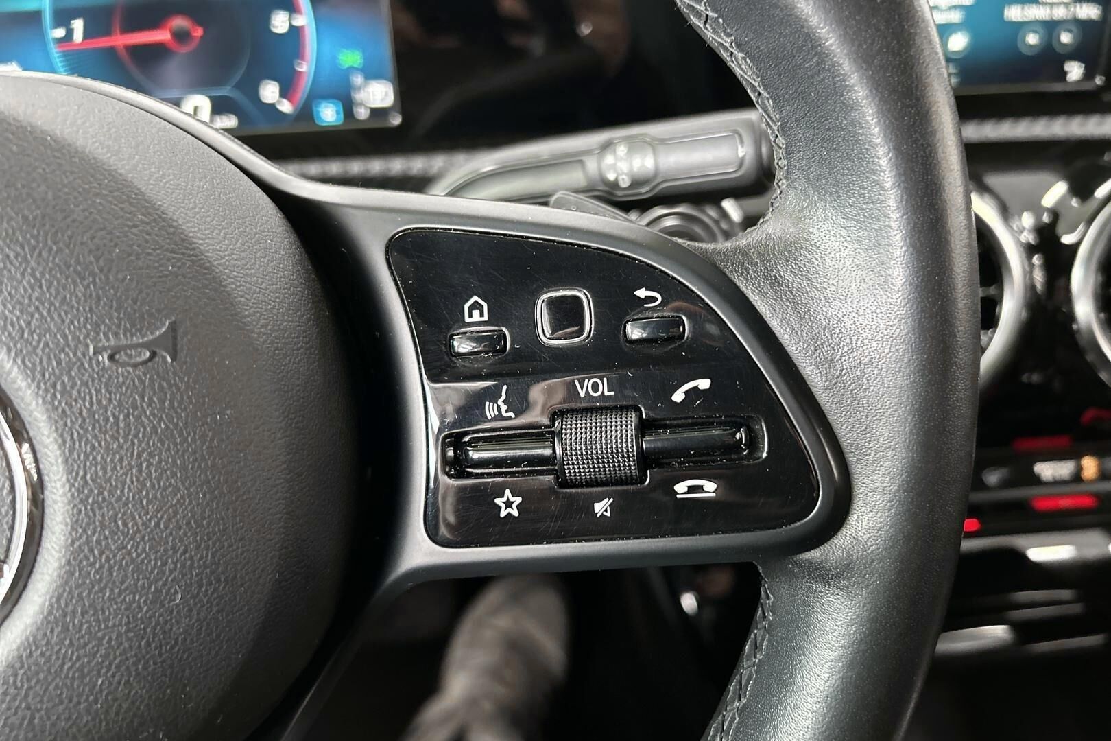 Mercedes-Benz A iso kuva 14