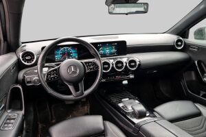 Mercedes-Benz A esikatselu 2