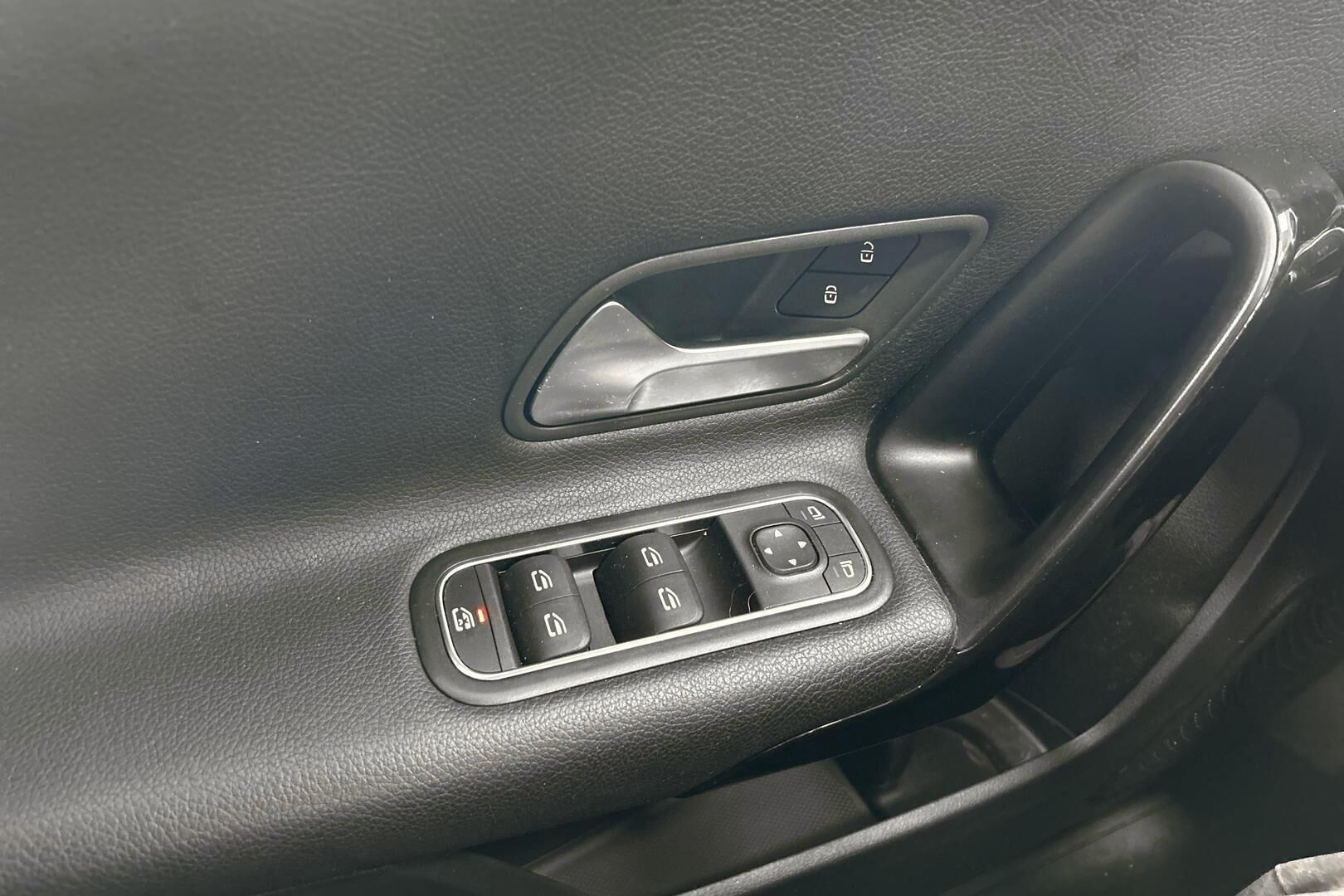 Mercedes-Benz A iso kuva 19