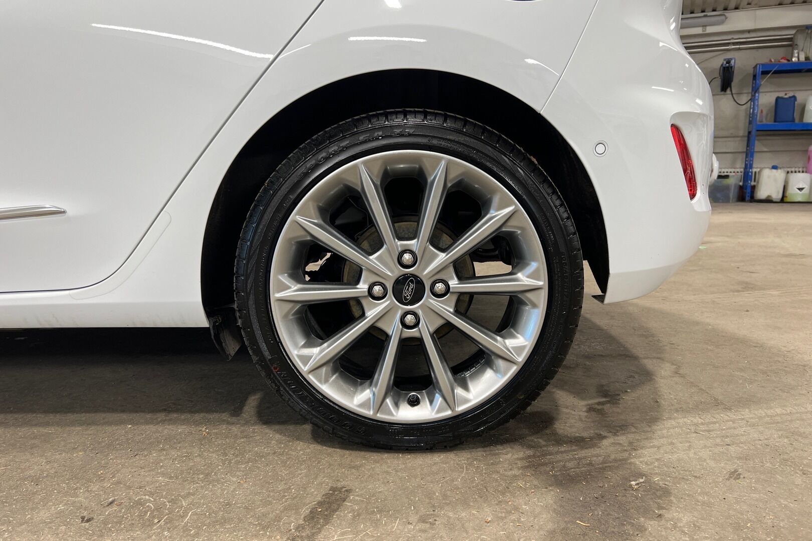 Ford Fiesta iso kuva 10