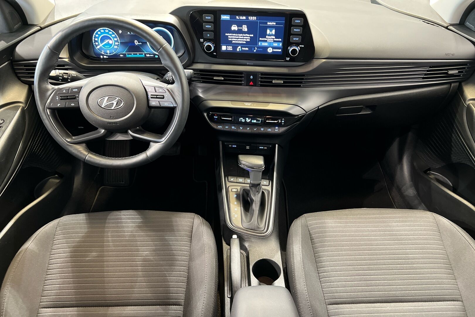Hyundai i20 Hatchback iso kuva 11